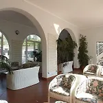 Riviera 3 Stelle Con Piscina Estiva Gratuita E Garage A Pagamento