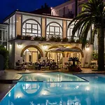 Riviera 3 Stelle Con Piscina Estiva Gratuita E Garage A Pagamento
