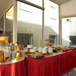 Riviera 3 Stelle Con Piscina Estiva Gratuita E Garage A Pagamento 3* 스포토르노