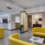 Riviera 3 Stelle Con Piscina Estiva Gratuita E Garage A Pagamento 3* 스포토르노
