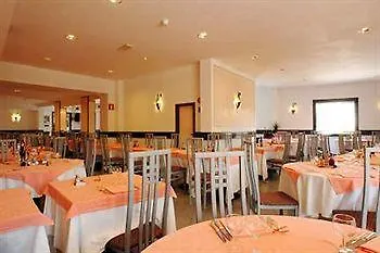 Riviera 3 Stelle Con Piscina Estiva Gratuita E Garage A Pagamento Отель 3*