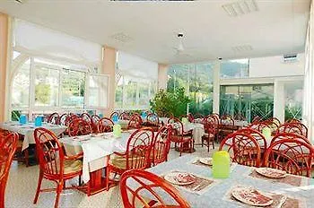 Riviera 3 Stelle Con Piscina Estiva Gratuita E Garage A Pagamento 3*