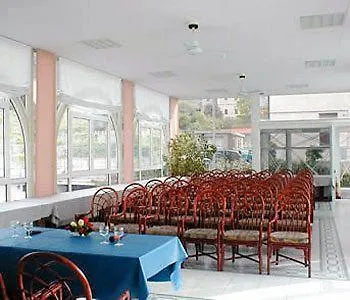 Riviera 3 Stelle Con Piscina Estiva Gratuita E Garage A Pagamento Отель Споторно