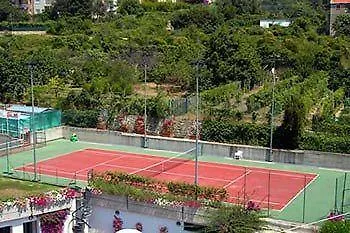 Riviera 3 Stelle Con Piscina Estiva Gratuita E Garage A Pagamento