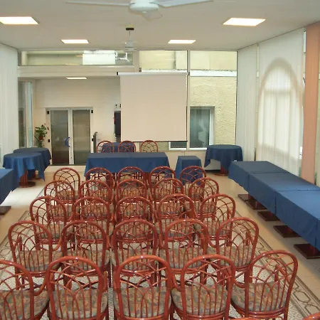 Hotel Riviera 3 Stelle Con Piscina Estiva Gratuita E Garage A Pagamento 3*