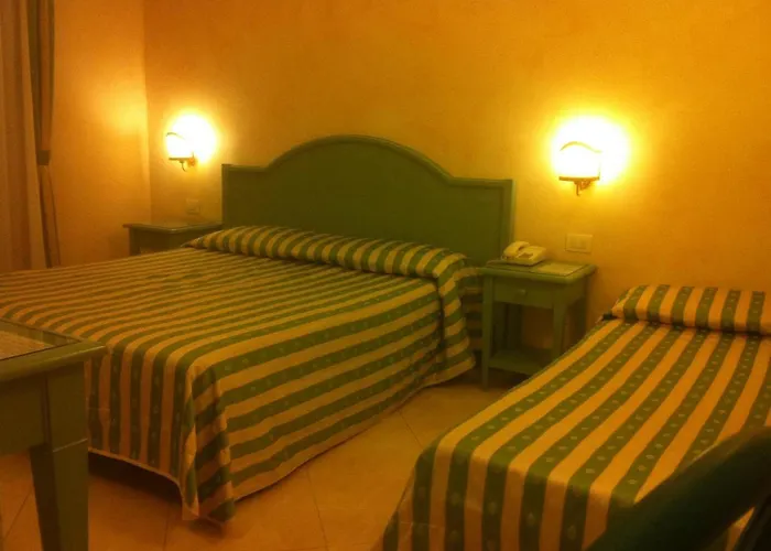 Hotell Riviera 3 Stelle Con Piscina Estiva Gratuita E Garage A Pagamento Spotorno