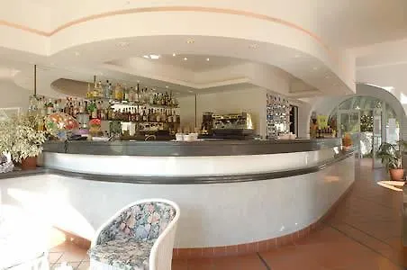 Riviera 3 Stelle Con Piscina Estiva Gratuita E Garage A Pagamento 3* 스포토르노