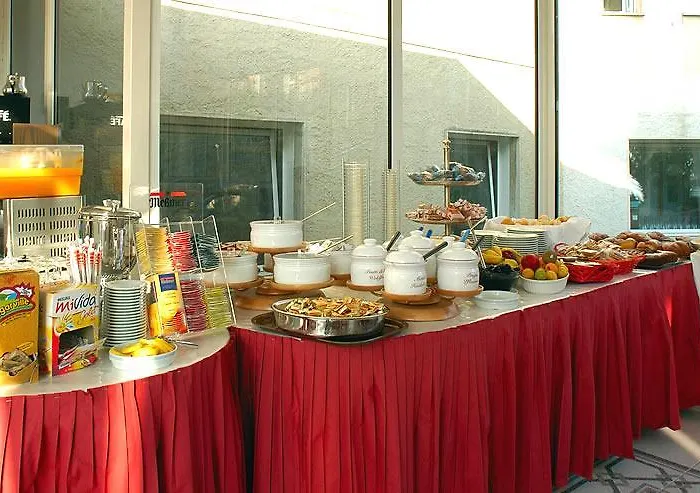 Hotell Riviera 3 Stelle Con Piscina Estiva Gratuita E Garage A Pagamento 3*