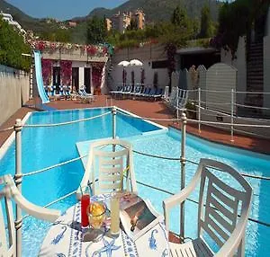 酒店 Riviera 3 Stelle Con Piscina Estiva Gratuita E Garage A Pagamento 斯波托尔诺