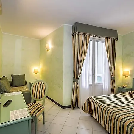 Riviera 3 Stelle Con Piscina Estiva Gratuita E Garage A Pagamento Отель Споторно