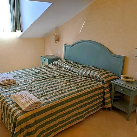 Riviera 3 Stelle Con Piscina Estiva Gratuita E Garage A Pagamento 3*