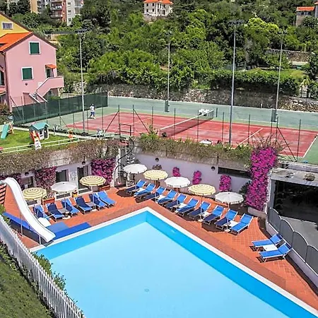 Riviera 3 Stelle Con Piscina Estiva Gratuita E Garage A Pagamento Отель