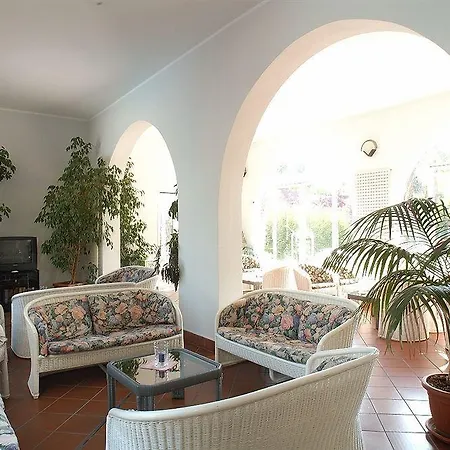 Riviera 3 Stelle Con Piscina Estiva Gratuita E Garage A Pagamento Ξενοδοχείο 3*