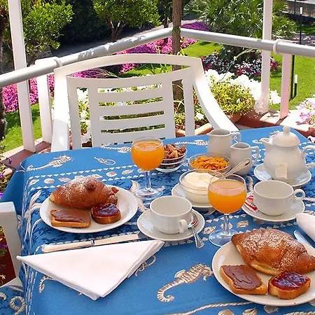 Ξενοδοχείο Riviera 3 Stelle Con Piscina Estiva Gratuita E Garage A Pagamento 3*