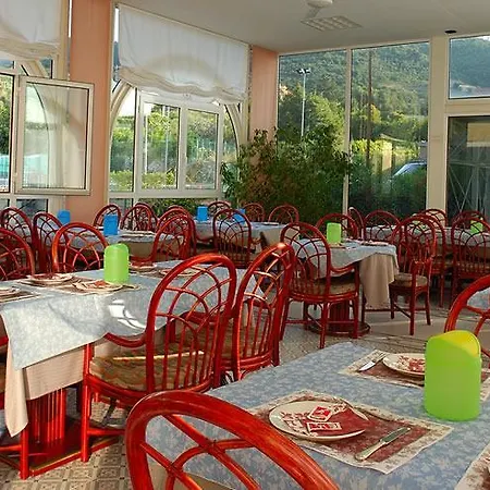 Riviera 3 Stelle Con Piscina Estiva Gratuita E Garage A Pagamento 3* 斯波托尔诺