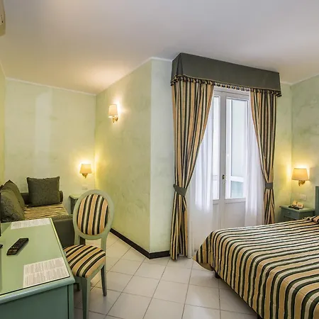 酒店 Riviera 3 Stelle Con Piscina Estiva Gratuita E Garage A Pagamento 3*